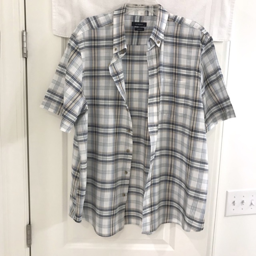 Men's Plaid LC Waikiki Short Sleeve Button Down Shirt--Size 3XL